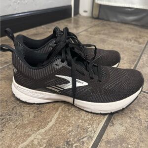Womens Brooks Revel 5 size 7.5